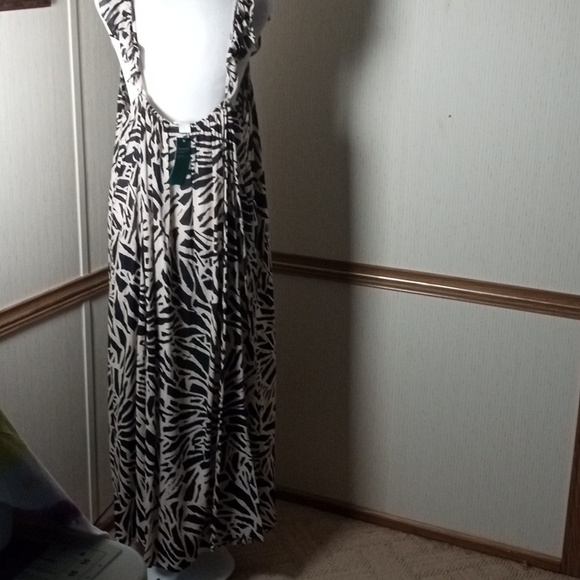 H&M Black and Cream Patterned Maxi Dress Beachy, Summer, Vacation, Animal Print - Picture 7 of 8